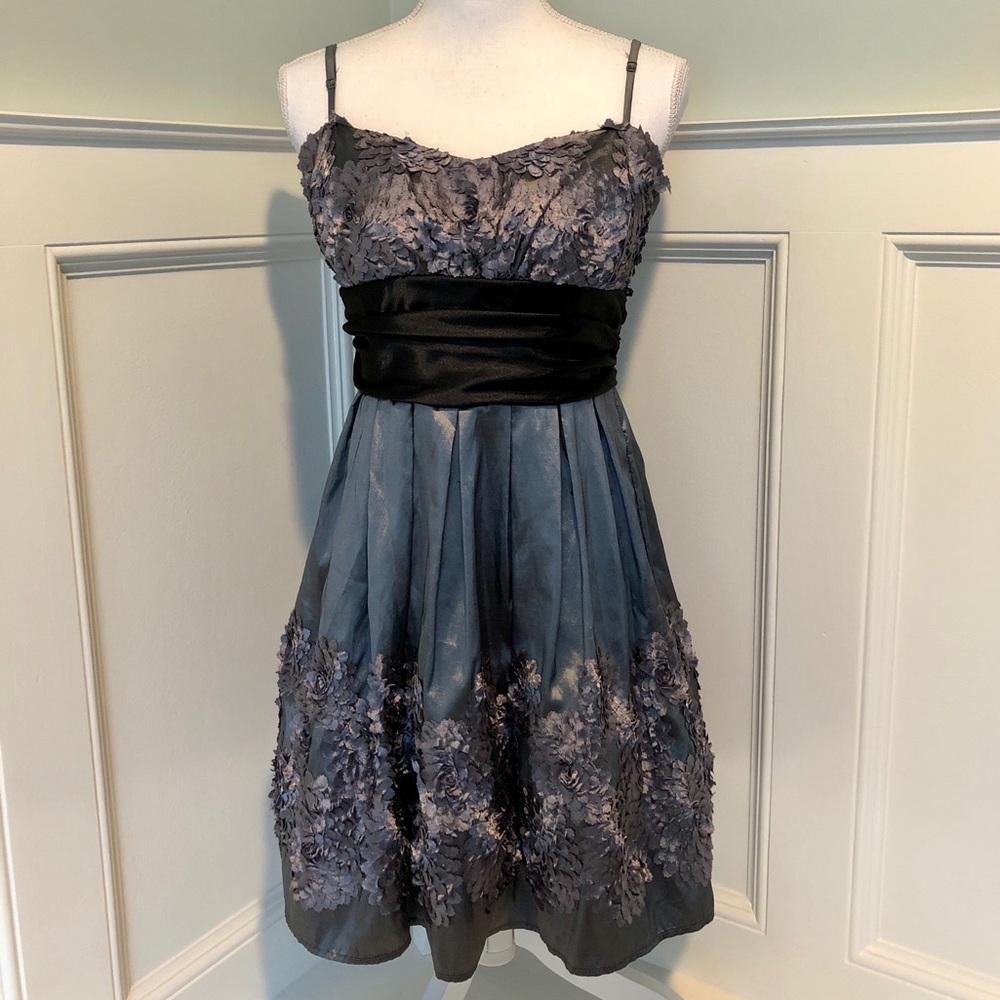 B. Darlin Sz 13/14 Special Occasion Dress